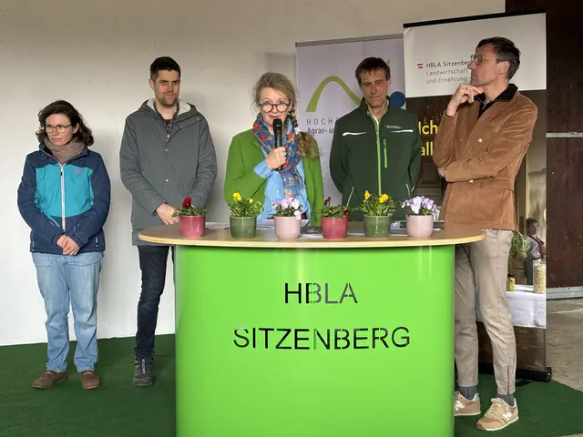 Direktorin Monika Schneier-Blesl begrüßte die Ehrengäste. | Foto: Victoria Edlinger