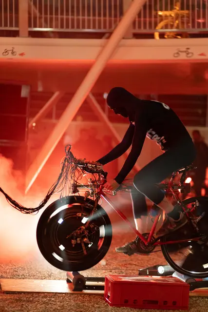 Bei dem Eröffnungsevent darf man sich etwa auf eine Vorführung von "Hypercycle+" freuen.   | Foto: Hannah Mayr