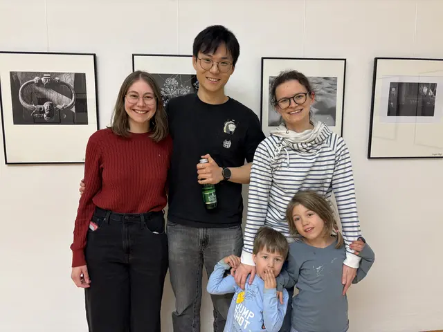 Patricia Rieder, Yirun Miau und Anna Hurt mit Julian und Lara | Foto: Daniel Schmidt