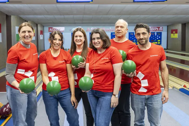 Die RegionalMedien Salzburg traten beim Medien-Kegelturnier gegen Kolleginnen und Kollegen der Branche an.  | Foto: Salzburger Sparkasse/wildbild/rohrer