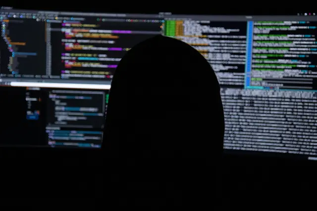 Im Zuge einer internationalen Großoperation gegen Cyberkriminalität wurde eines der bislang größten Darknet-Netzwerke im Zusammenhang mit Material sexuellen Kindesmissbrauchs zerschlagen. (Symbolfoto) | Foto: Kevin Horvat/Unsplash