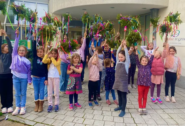 Die Pfarrgemeinde der Stadt Schärding lädt am Freitag, 27. März 2026, Kinder zum Palmbuschen binden ein. | Foto: Pfarrgemeinde Stadt Schärding