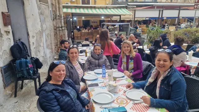 Fünf Lehrerinnen der VS Maria Alm und Direktorin Clementschitsch besuchten zwei Schulen in Palermo. | Foto: VS Maria Alm