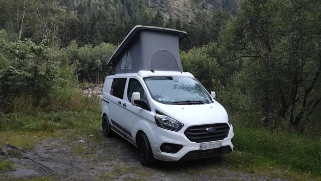 campieren auf unbefestigtem Boden am Bachufer | Foto: TBW Est. Stubai