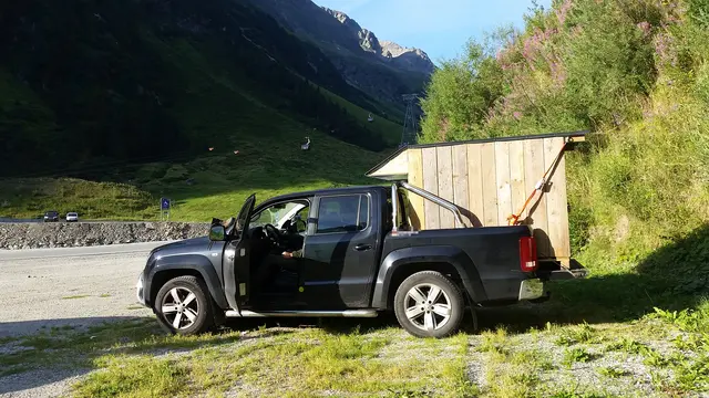 illegale Camper mit teils kuriosen Aufbauten | Foto: TBW Est. Stubai
