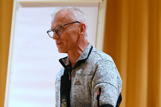 Schwarzseereferent Rudi Widmoser berichtete über die Situation am Schwarzsee und die damit verbundenen Probleme und Maßnahmen. 