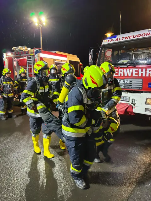Feuerwehren probten Rettungsaktion im Quellenhaus Bad Radkersburg