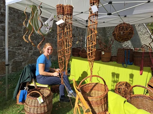 Flechtkurse sind der Wieseninitiative sind sehr beliebt.  | Foto: Verein Wieseninitiative