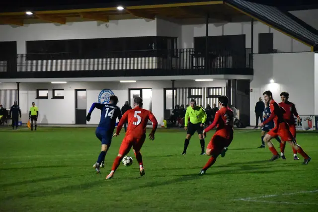 Kemeten machte es den Heimischen zunächst schwer, hatte gleichzeitig auch Pech im Abschluss. | Foto: MeinBezirk/Michael Strini