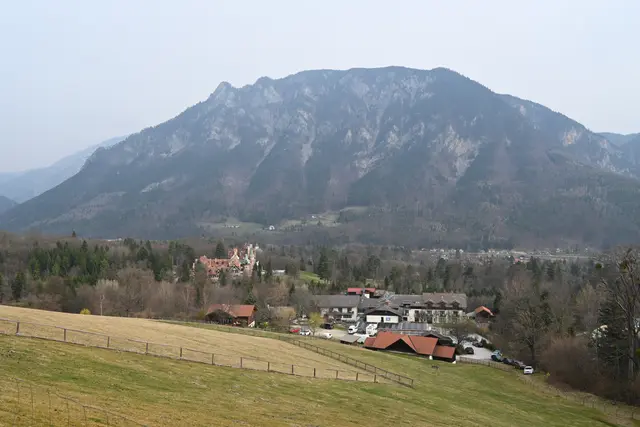Hinten Mittagstein