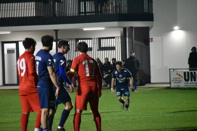 Heimo Jani tritt zum Freistoß an, der das 1:0 bringt. | Foto: MeinBezirk/Michael Strini