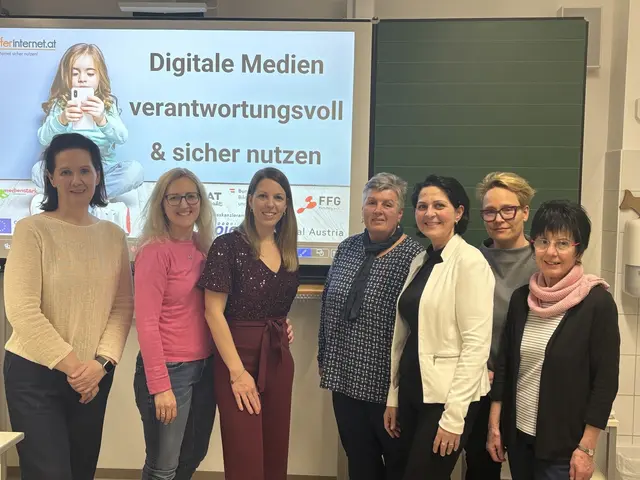 Medientrainerin Veronika Richter-Stadler, stellvertretende Elternvereinsobfrau der VS Lilienfeld Theresa Glaser-Trost, STR Patricia Rauscher, GR Helga Krickl, Direktorin der Mathias Zdarsky VS Lilienfeld Claudia Auer und ihre Stellvertreterin Martina Gaugutz, Maria Weißenböck | Foto: zVg