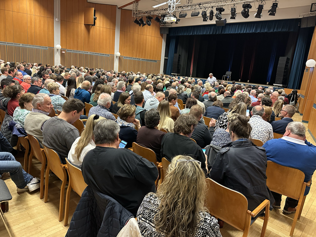 Mit viel Humor und direktem Kontakt begeisterte Kammerhofer das Publikum. | Foto: Jana Zuser