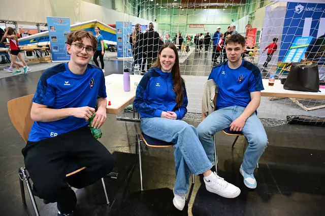 Elias, Hannah, und Cedrik nutzen eine kleine Pause | Foto: Thomas Fischer