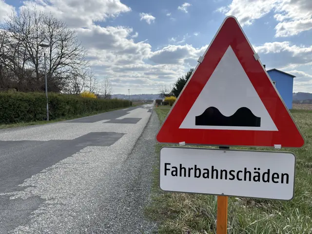 Der Güterweg zwischen Eltendorf und Rosendorf ist stark beschädigt: Sanierung wird geprüft. | Foto: Elisabeth Kloiber