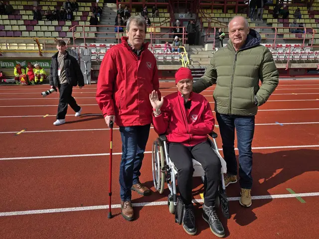 Ernst Hildebrand vor seinem großen Moment, dem Ehrenanstoß im Spiel von KSV 1919 gegen Amstetten. | Foto: Hildebrand