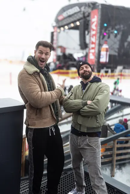 Paul Pizzera und Otto Jaus haben sowohl auf der Bühne als auch abseits davon einen guten Schmäh. | Foto: Heltschl