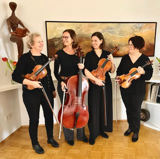 Brigitta Mrugalla, Karin Smole, Annamaria Guth und Ingrid Unterweger spielen als Wega-Streichquartett in Nestelbach | Foto: privat
