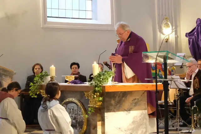 Pfarrer Andreas Agreiter zelebrierte den Gottesdienst