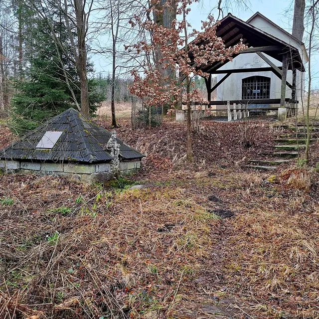 Beim Floriani Bründl im Wald. Mit Heilquelle deren Augen man sich davon wäscht. | Foto: Sibylle kreuter