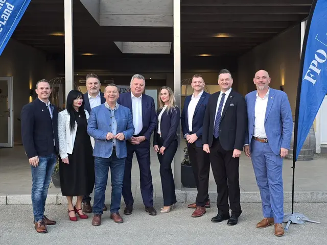 Christian Deutinger (Kematen), Michaela Wöhrer (Piberbach), BezGF. Christian Engertsberger, BezObm. Bgm. Christian Partoll (Ansfelden), Landesrat Mag. Günther Steinkellner, Marlene Kussberger(Neuhofen) Bgm. Thomas Altof (Pucking), LAbg. u. LPS Michael Gruber und StR. Peter Gattringer (Leonding) v.l.n.r. | Foto: FPÖ Linz-Land