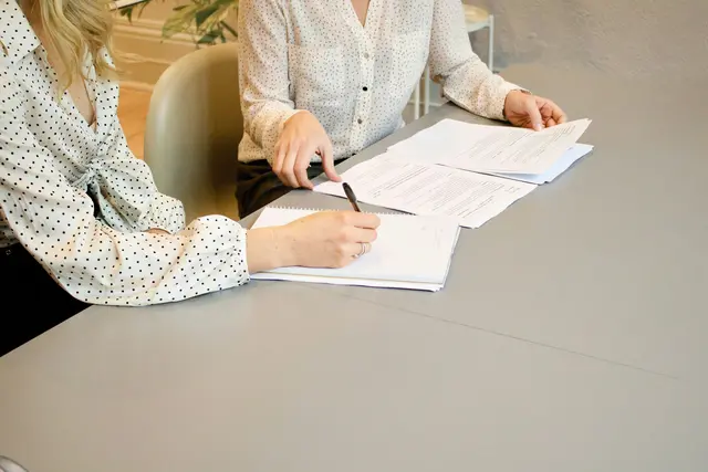 Wer sich von offizieller Seite diskriminiert fühlt, kann die Sprechstunden der  Gleichbehandlungsbeauftragten in Anspruch nehmen. | Foto: Gabrielle Henderson/Unsplash