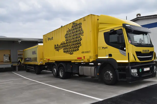 Österreichische Post erweitert E-LKW-Flotte um vier Fahrzeuge