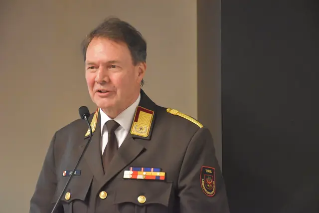 Landesfeuerwehrkommandant Stv. Hannes Mayr war ebenfalls anwesend.  | Foto: ZOOM.Tirol