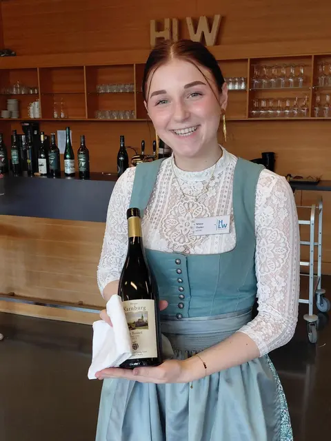 Foto: Weinexpertenprüfung an der HLW Spittal - Tages der Erfolgers (c) hlwspittal Medienteam