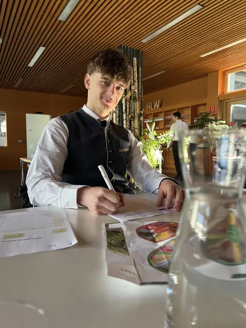 Foto: Weinexpertenprüfung an der HLW Spittal - Tages der Erfolgers (c) hlwspittal Medienteam