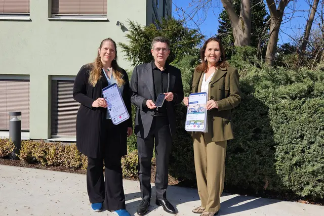 Stefanie Jirgal, Leiterin der Initiative "Stadt des Miteinanders", Bürgermeister und Initiator Peter Eisenschenk und Stadträtin Eva Koloseus. | Foto: Stadtgemeinde Tulln