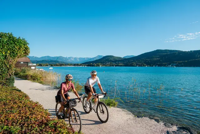 Entlang des Meridiem Trail warten beeindruckende Seenpanoramen und zahlreiche Möglichkeiten zur Einkehr oder Übernachtung.  | Foto: Martin Hoffmann