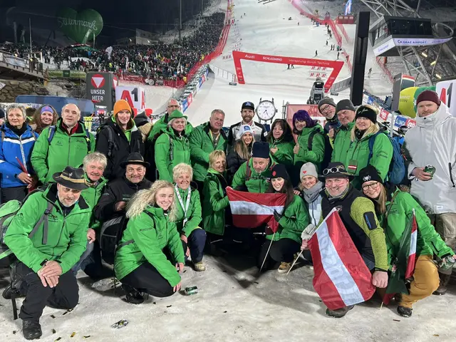 Der Fanclub Marco Schwarz zählt momentan 362 Mitglieder und unterstützt seinen Skistar bei Rennen im In- und Ausland. | Foto: Fanclub Marco Schwarz
