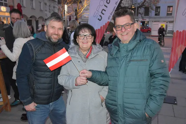 Robert Pfaller, Traude Pfaller und Gerhard Grabner genossen die wunderbare Stimmung bei der Olympia-Party | Foto: Müller