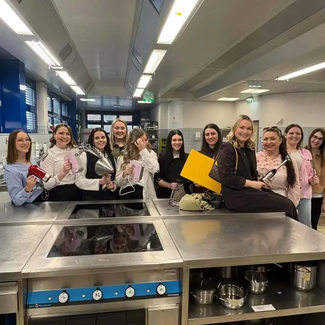 Wiedersehen nach Jahren: Klassentreffen lässt Erinnerungen aufleben