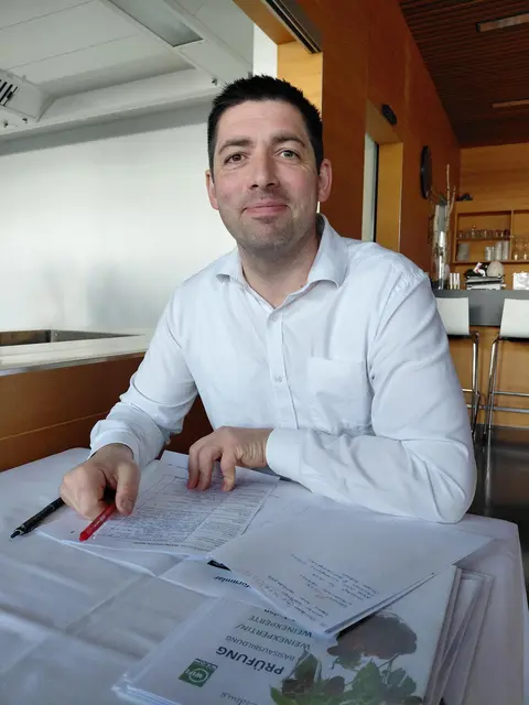 Foto: Weinexpertenprüfung an der HLW Spittal - Tages der Erfolgers (c) hlwspittal Medienteam