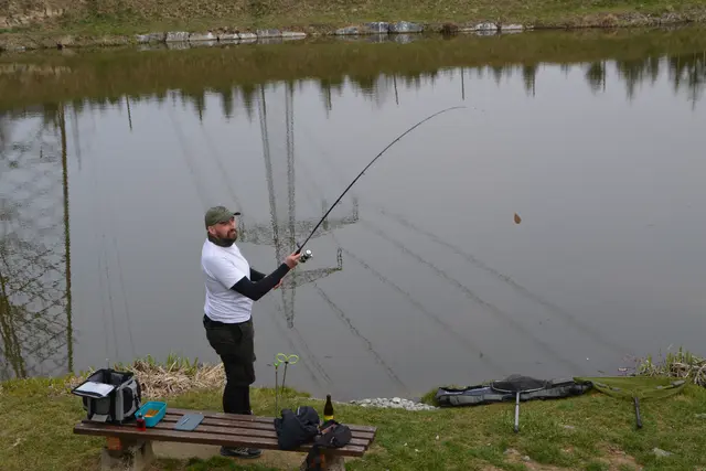 Angeln in idyllischer Umgebung – Saisonkarten machen den Fischteich ganzjährig erlebbar. | Foto: Rosenberger Victoria