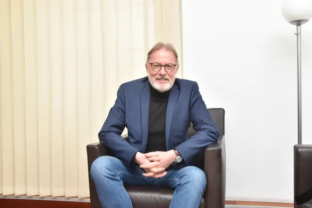 Bürgermeister Christian Margreiter setzte einen Finderlohn aus, um den Täter für seine Tat zur Rechenschaft zu ziehen. 
 | Foto: Kendlbacher