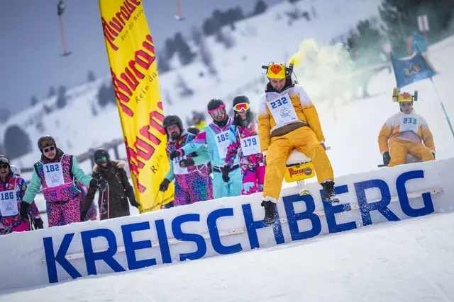 Ein buntes Bild auf der Piste. | Foto: KB/Philip Platzer