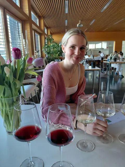 Foto: Weinexpertenprüfung an der HLW Spittal - Tages der Erfolgers (c) hlwspittal Medienteam