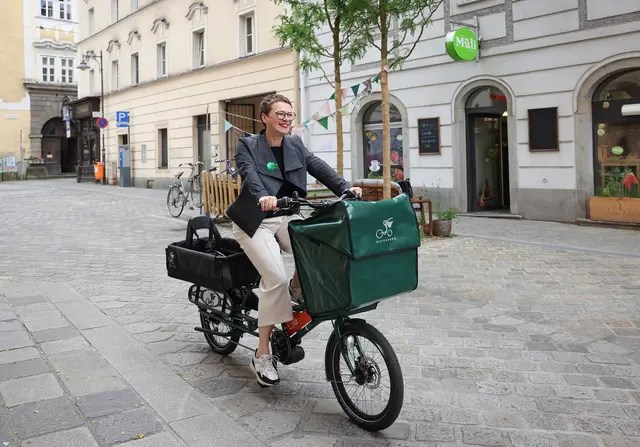 Umweltstadträtin Eva Schobesberger will mehr Linzer:innen zur Mitmach-Aktion „Oberösterreich radelt“ animieren.  | Foto: Stadt Linz