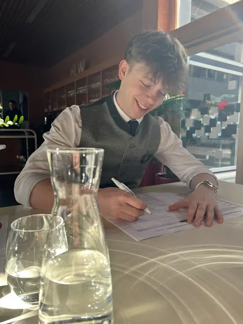 Foto: Weinexpertenprüfung an der HLW Spittal - Tages der Erfolgers (c) hlwspittal Medienteam