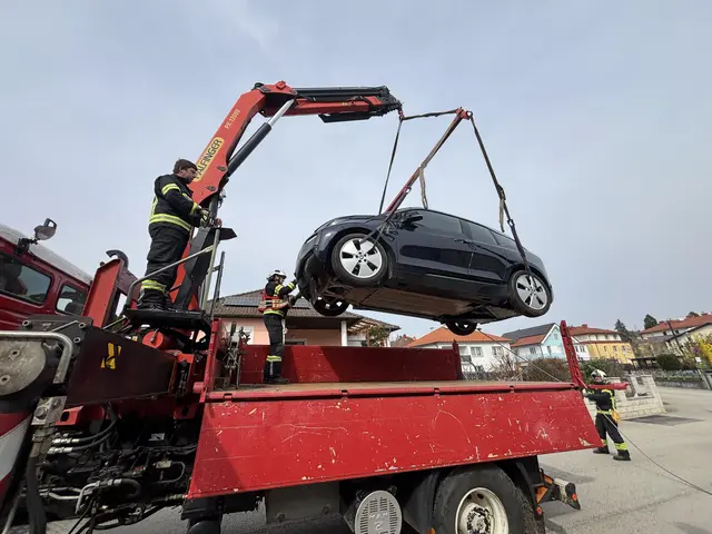 Elektrofahrzeug in Vorgarten geborgen