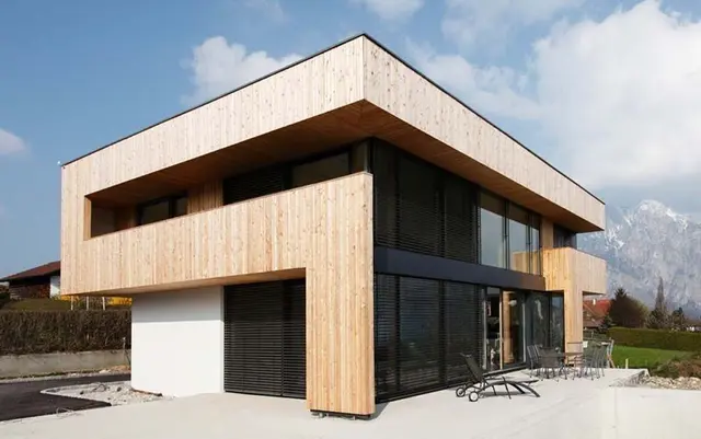 ÖNORM legt bereits fest, dass für Wohnhäuser in Holz eine Nutzungsdauer von mindestens 100 Jahren erwartet werden kann.  | Foto: Holzbau Hurth