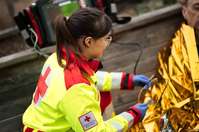 Dienstagmittag stürzte ein 16 Monate altes Mädchen in den Pool des elterlichen Wohnhauses und musste von den Einsatzkräften wiederbelebt werden. (Symbolbild) | Foto: RK Steiermark/Trummer