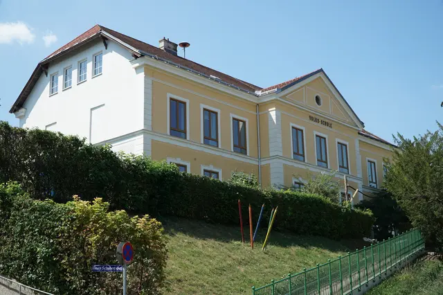 Stadt erneuert Elektroanlagen und Notbeleuchtung