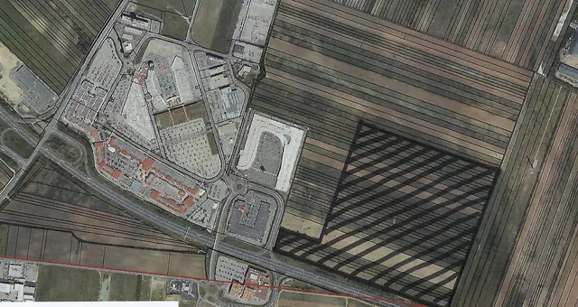 Das geplante Umspannwerk soll am Parndorfer Hotter, direkt neben dem PADO-Einkaufszentrum gebaut werden.  | Foto: Gemeinde Parndorf
