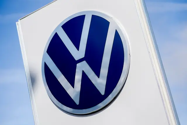 Volkswagen muss weltweit fast 100.000 Fahrzeuge zurückrufen. Auch der österreichische Markt ist betroffen. | Foto: APA-Images / dpa / Hauke-Christian Dittrich