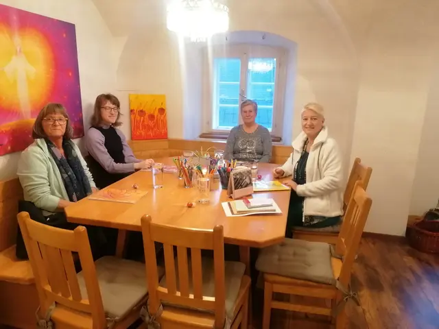 Mit Schreibimpulsen von Monika Fischer gelingt es ganz leicht, in den Schreibfluss zu kommen.  | Foto: fimona