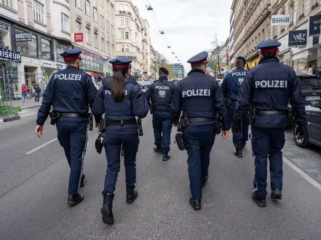 Mehrere – teils unmündige – Tatverdächtige sollen Montagnachmittag, einen Raub und einen Raubversuch begangen haben.  | Foto: Valentina Marinelić/MeinBezirk